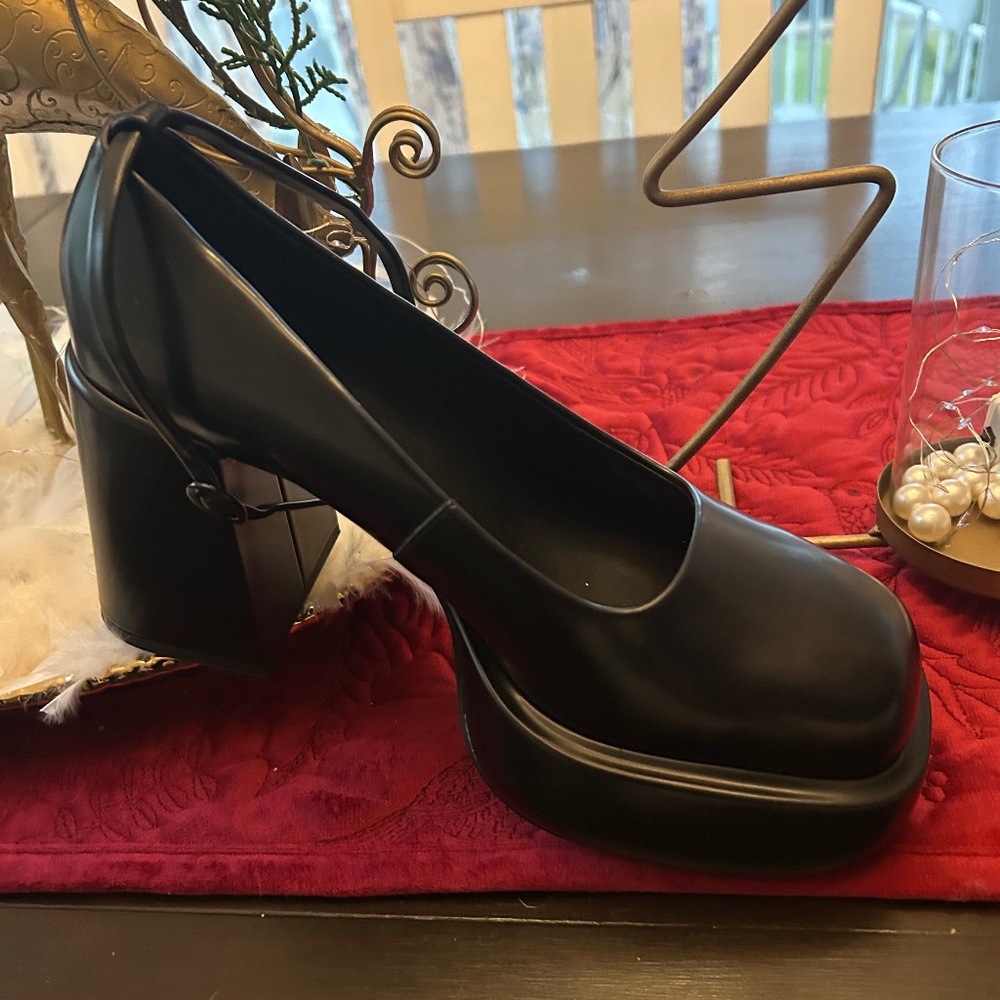 Charles & Keith shoes - Black